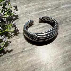 Authentic David Yurman Sculpted Cable Hinge Cuff Sterling Silver Bracelet S